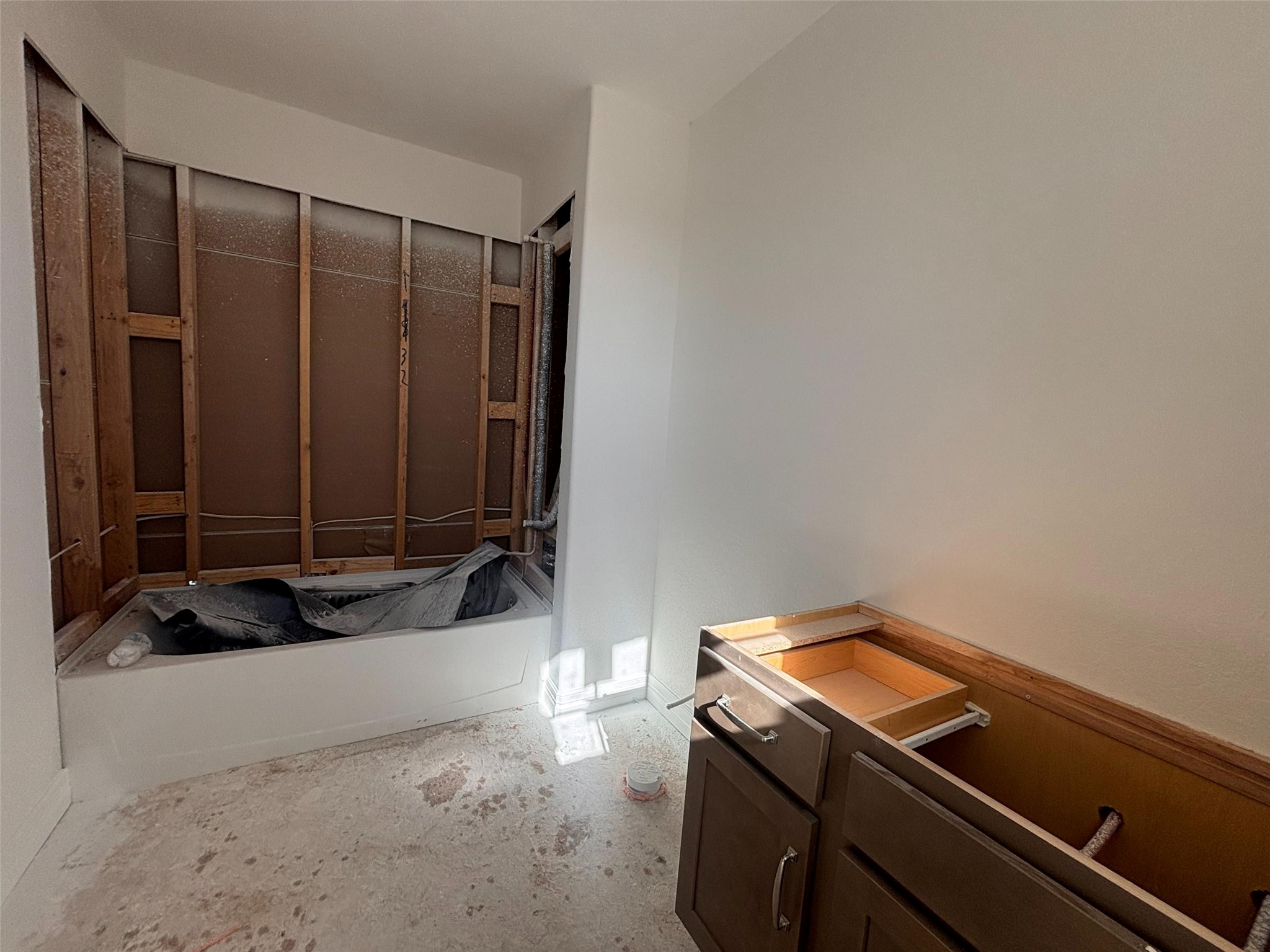 7822 Jasper Meadows Way Angleton, TX 77515 - Photo 29 of 33 a view of bathroom