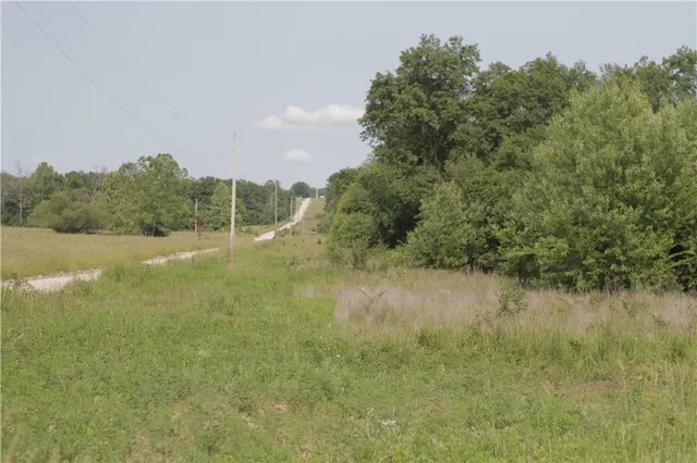 $319,000 | 0 East Veteran Road, Milo, MO 64767
