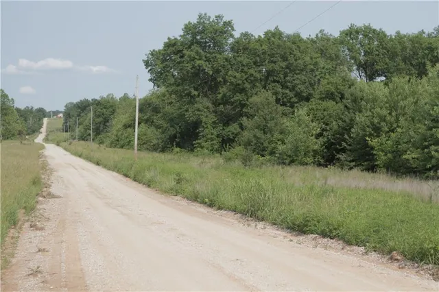 $319,000 | 0 East Veteran Road, Milo, MO 64767