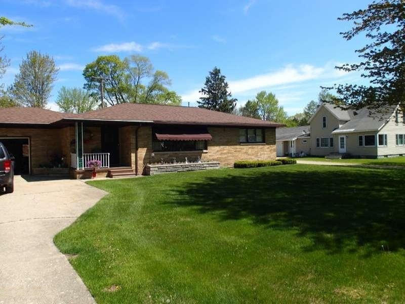 1718 Shettler Road Muskegon, MI 49444 - Photo 1 of 13 P5131687