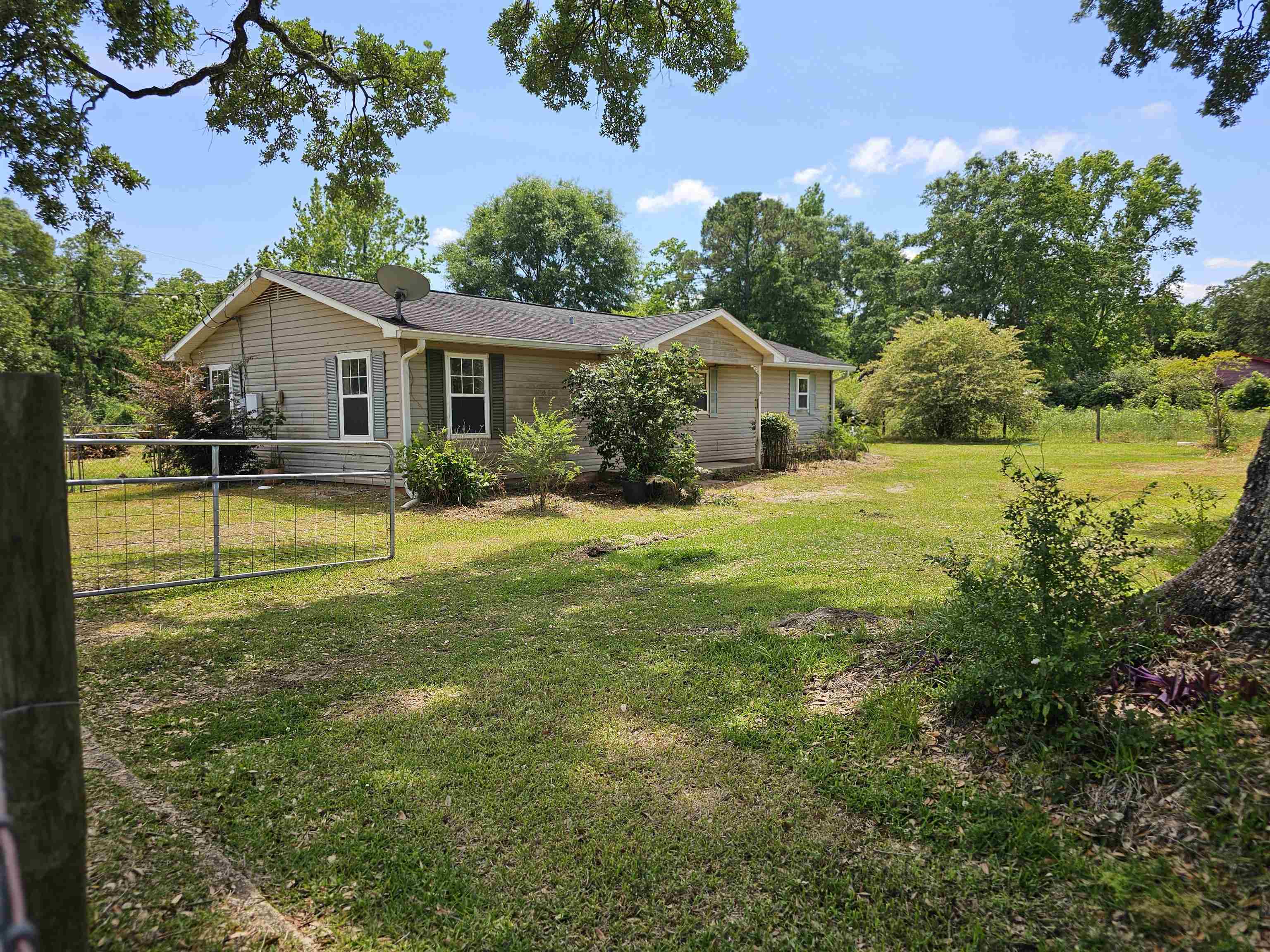 705 West Railroad Street Bay Minette, AL 36507 - Photo 2 of 2