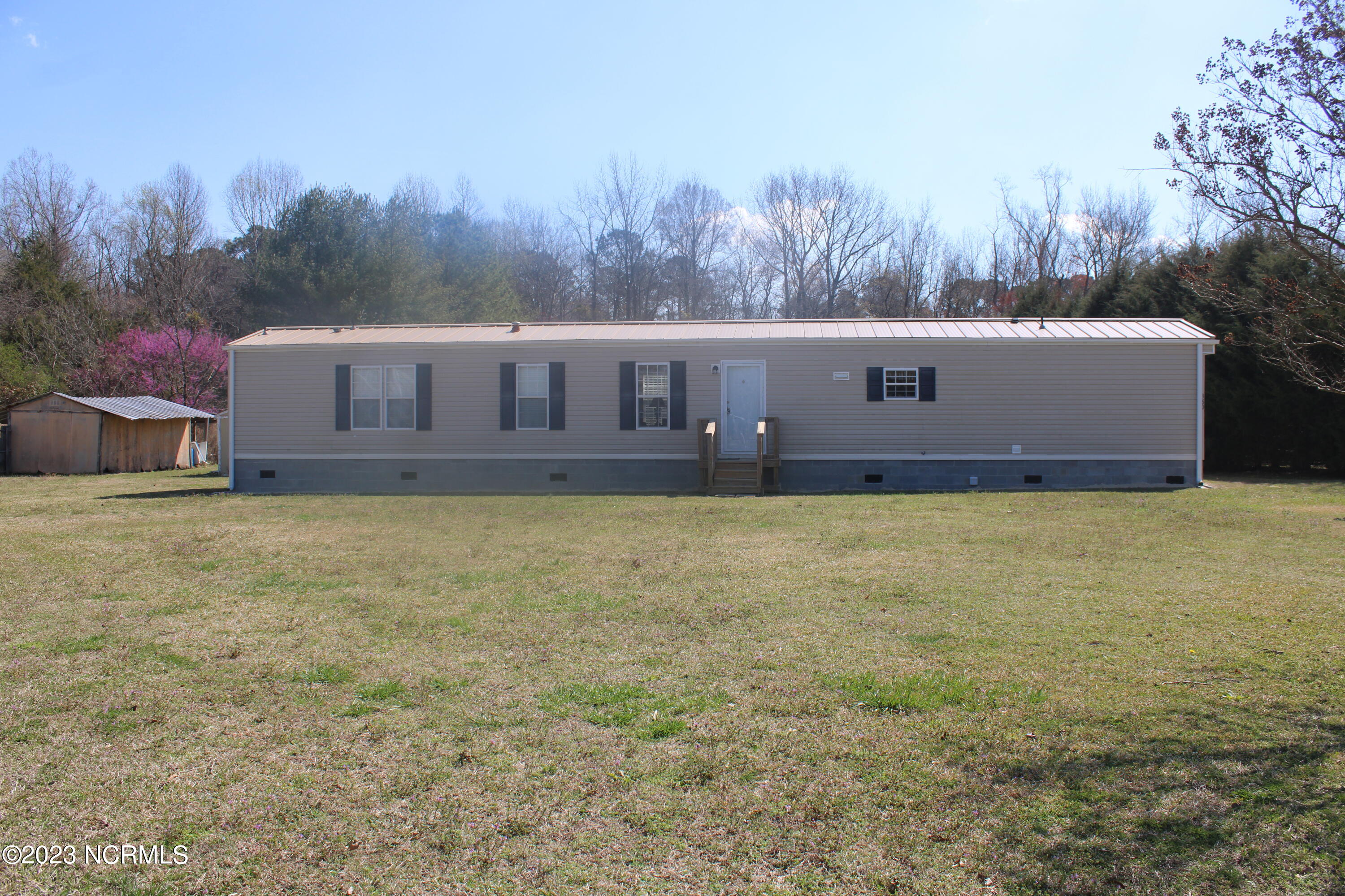 360 Mosely Road Walstonburg, NC 27888 - Photo 1 of 40 IMG_1369