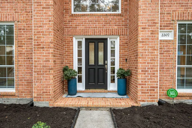a view of entrance of the house