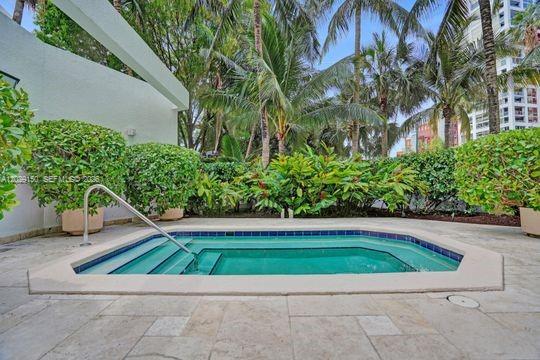 151 Southeast 15th Road, Unit 502 Miami, FL 33129 - Photo 21 of 26