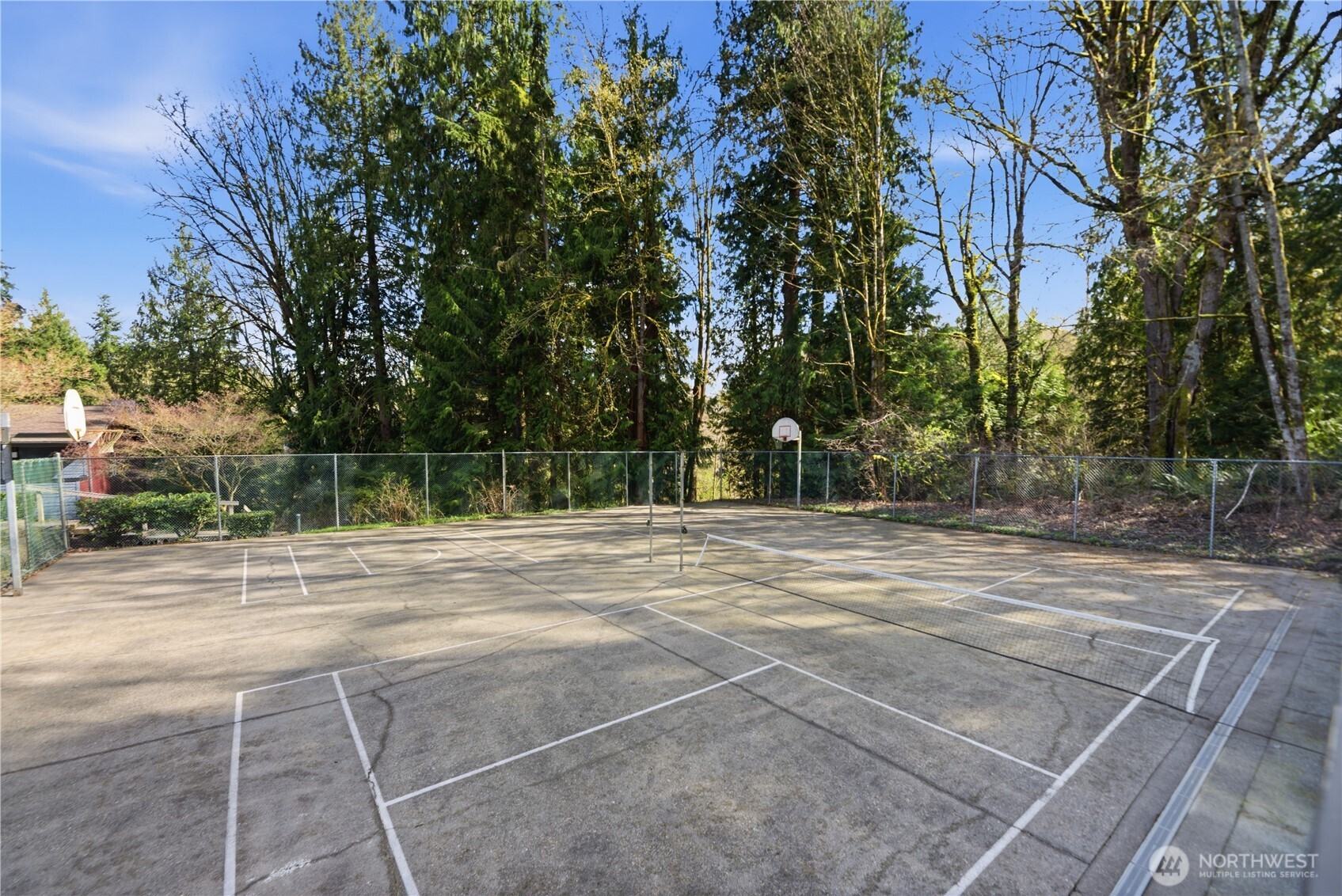 15615 Waynita Way Northeast, Unit B303 Bothell, WA 98011 - Photo 28 of 30 a view of a yard with basketball court