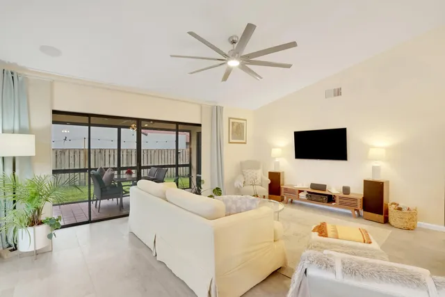 $3,800 | 1740 Northwest 21st Court, Delray Beach, FL 33445