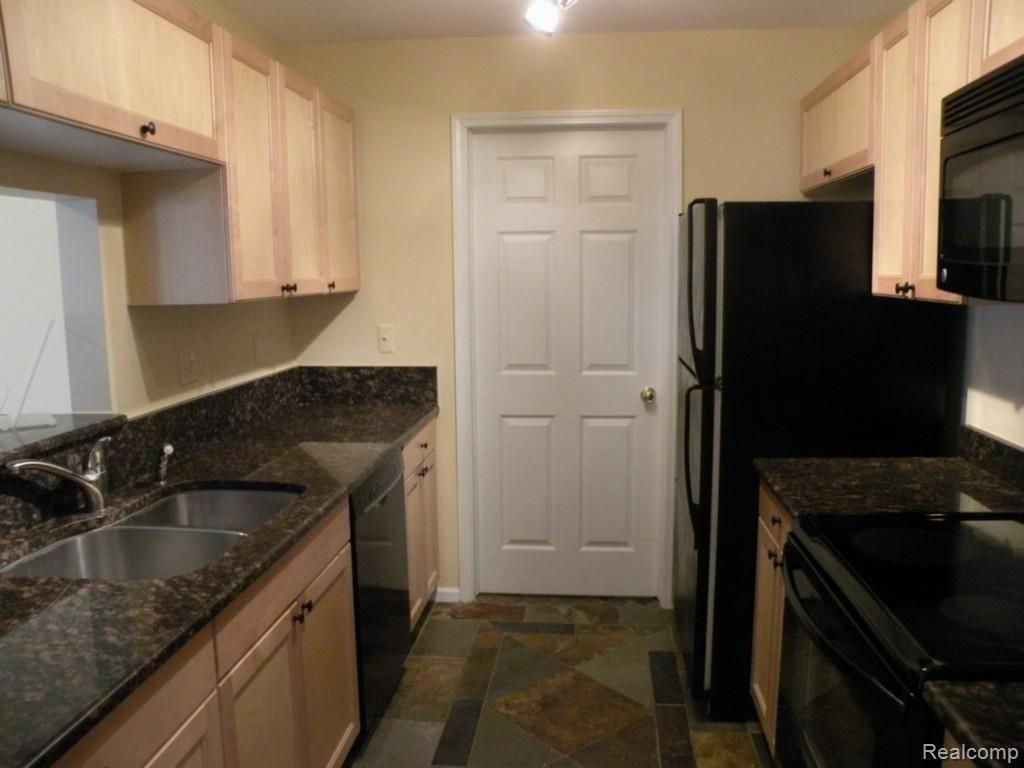 3572 Tremonte Circle, Unit 281 Rochester, MI 48306 - Photo 7 of 21