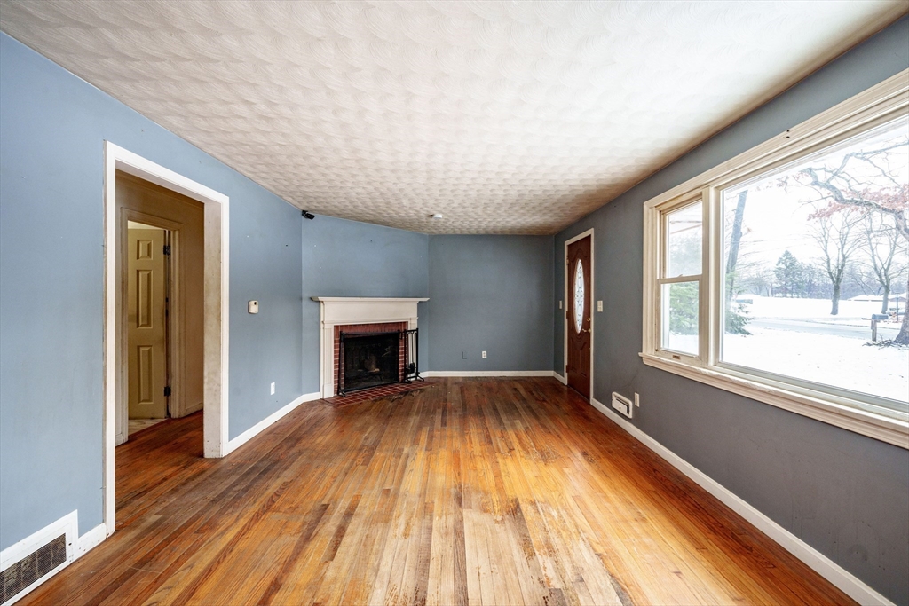 480 Dipping Hole Road Wilbraham, MA 01095 - Photo 7 of 32 Gallery Image 7