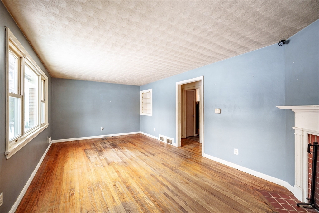480 Dipping Hole Road Wilbraham, MA 01095 - Photo 8 of 32 Gallery Image 8