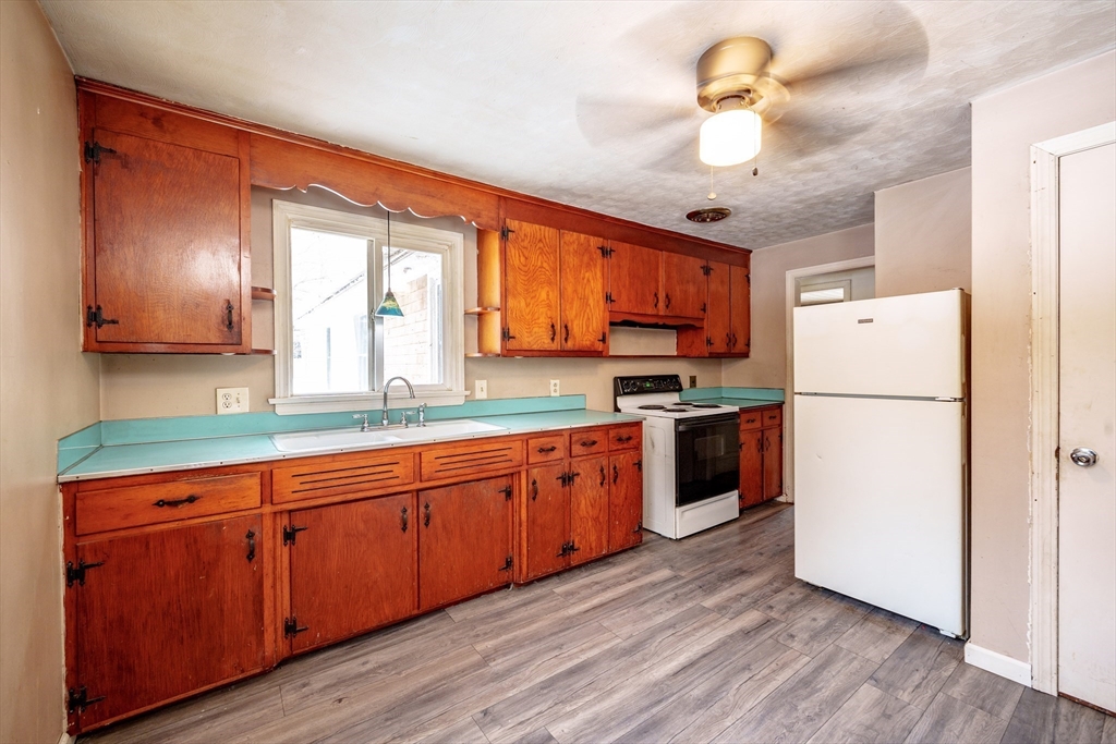 480 Dipping Hole Road Wilbraham, MA 01095 - Photo 9 of 32 Gallery Image 9