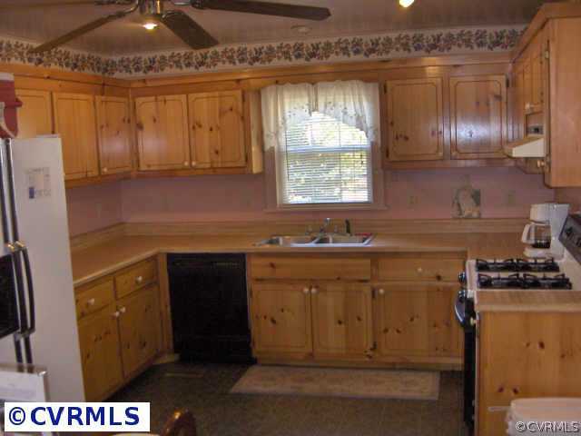 12808 Cox Road Church Road, VA 23833 - Photo 8 of 10 Other - Kitchen