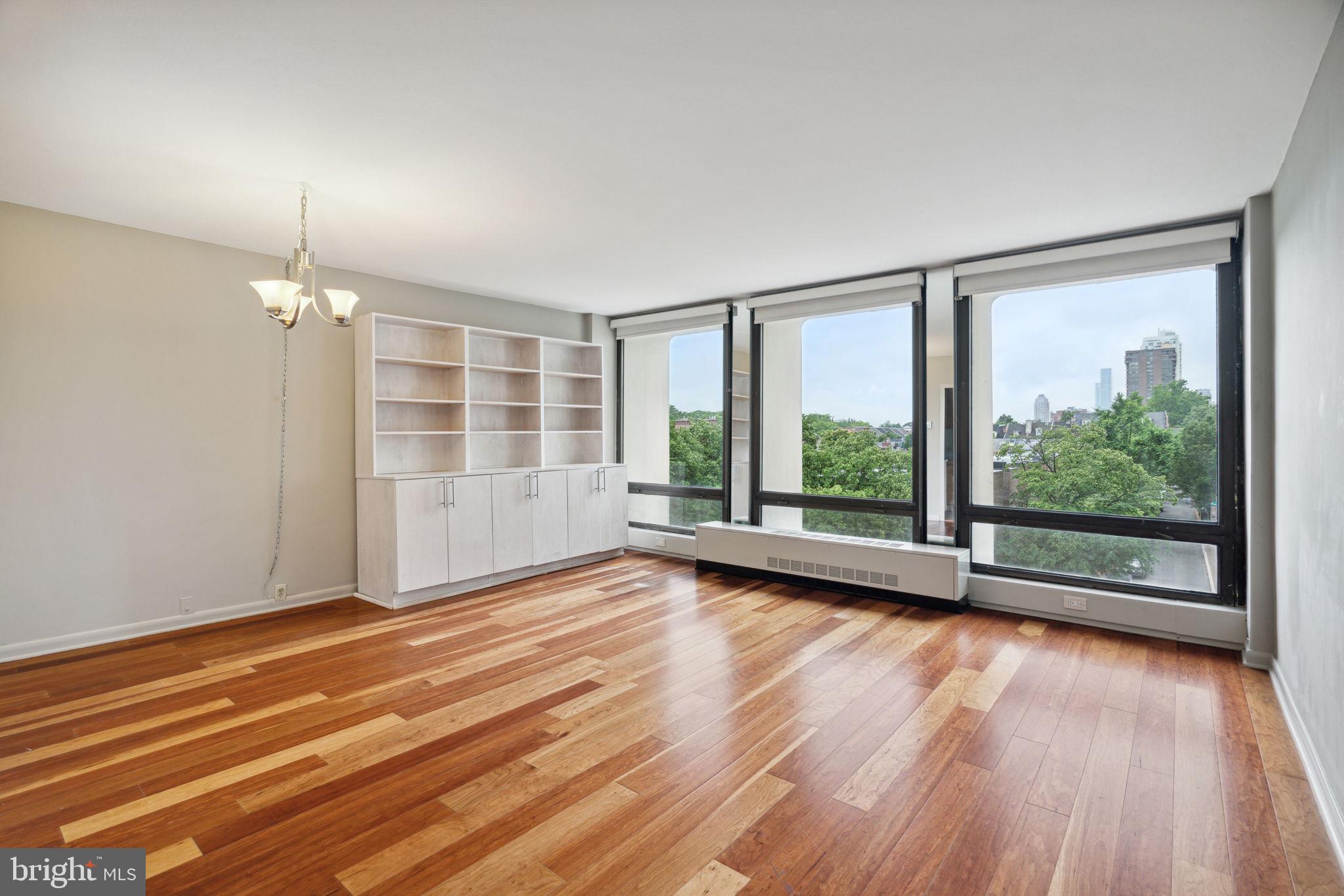 220 Locust Street, Unit 3H Philadelphia, PA 19106 - Photo 2 of 13