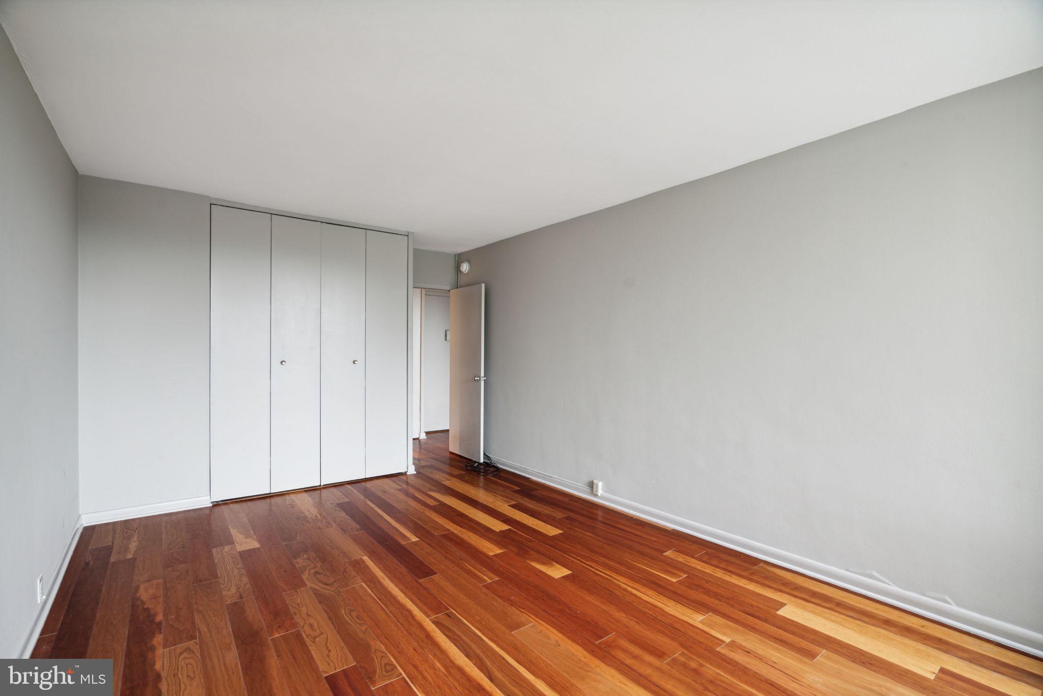 220 Locust Street, Unit 3H Philadelphia, PA 19106 - Photo 8 of 13