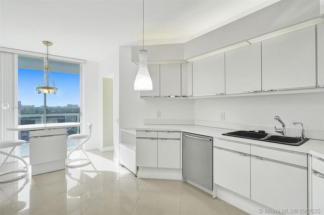 $629,000 | 3802 Northeast 207th Street, Unit 904, Aventura, FL 33180