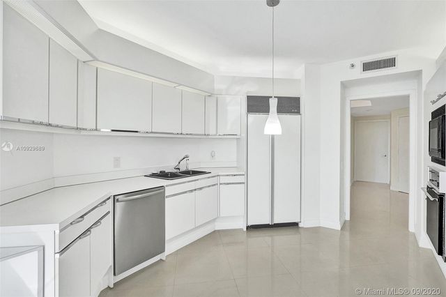 $629,000 | 3802 Northeast 207th Street, Unit 904, Aventura, FL 33180