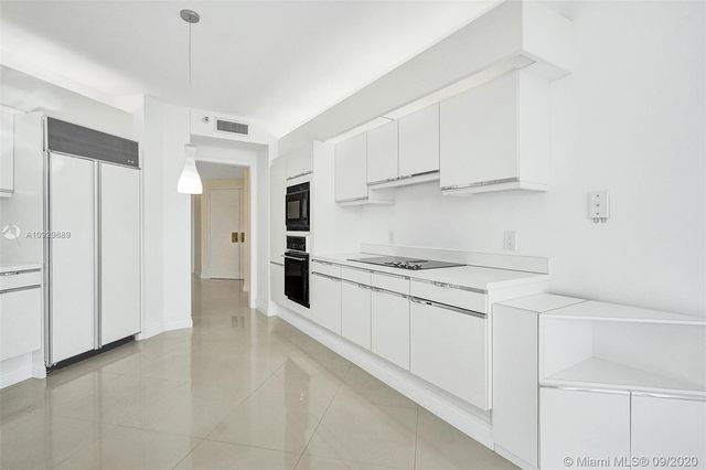 $629,000 | 3802 Northeast 207th Street, Unit 904, Aventura, FL 33180