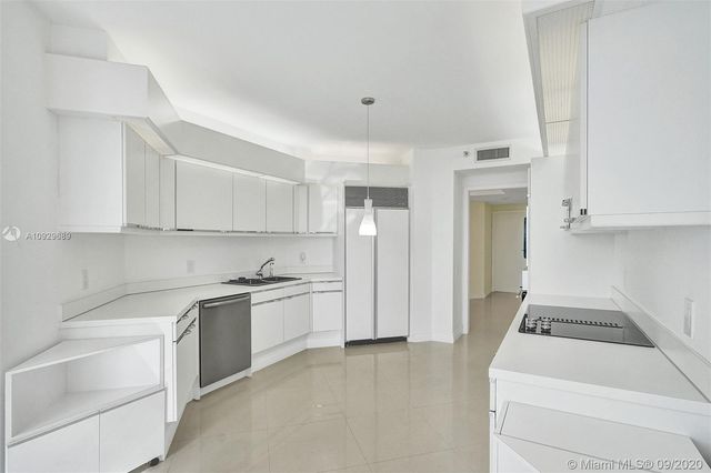 $629,000 | 3802 Northeast 207th Street, Unit 904, Aventura, FL 33180