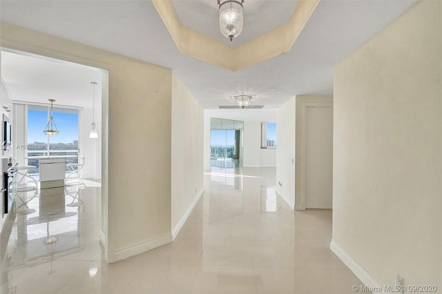 $629,000 | 3802 Northeast 207th Street, Unit 904, Aventura, FL 33180