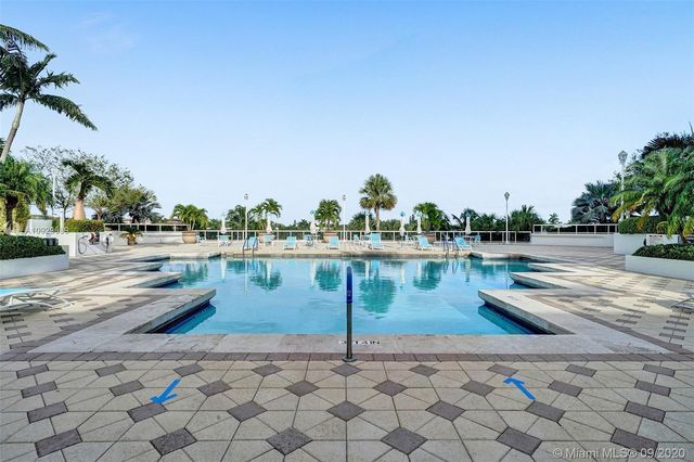 $629,000 | 3802 Northeast 207th Street, Unit 904, Aventura, FL 33180