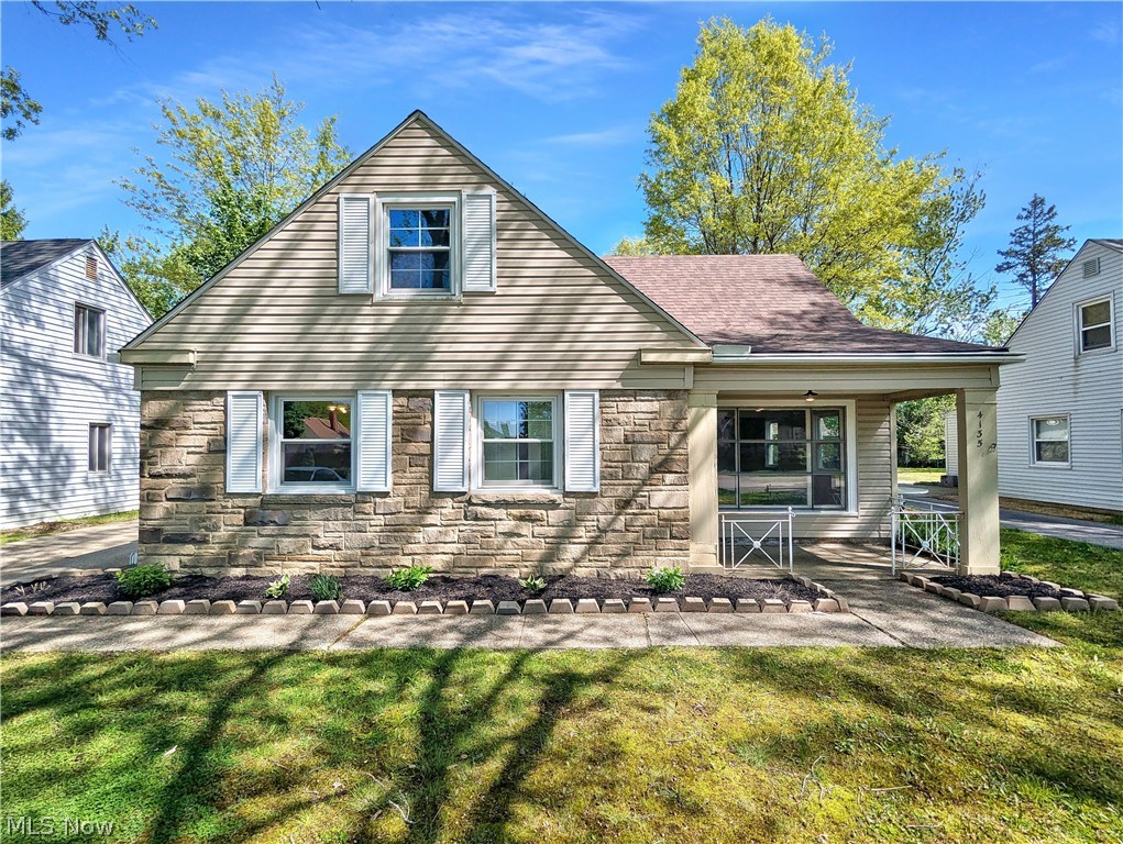 4135 Eastway Road Cleveland, OH 44121 - Photo 1 of 21