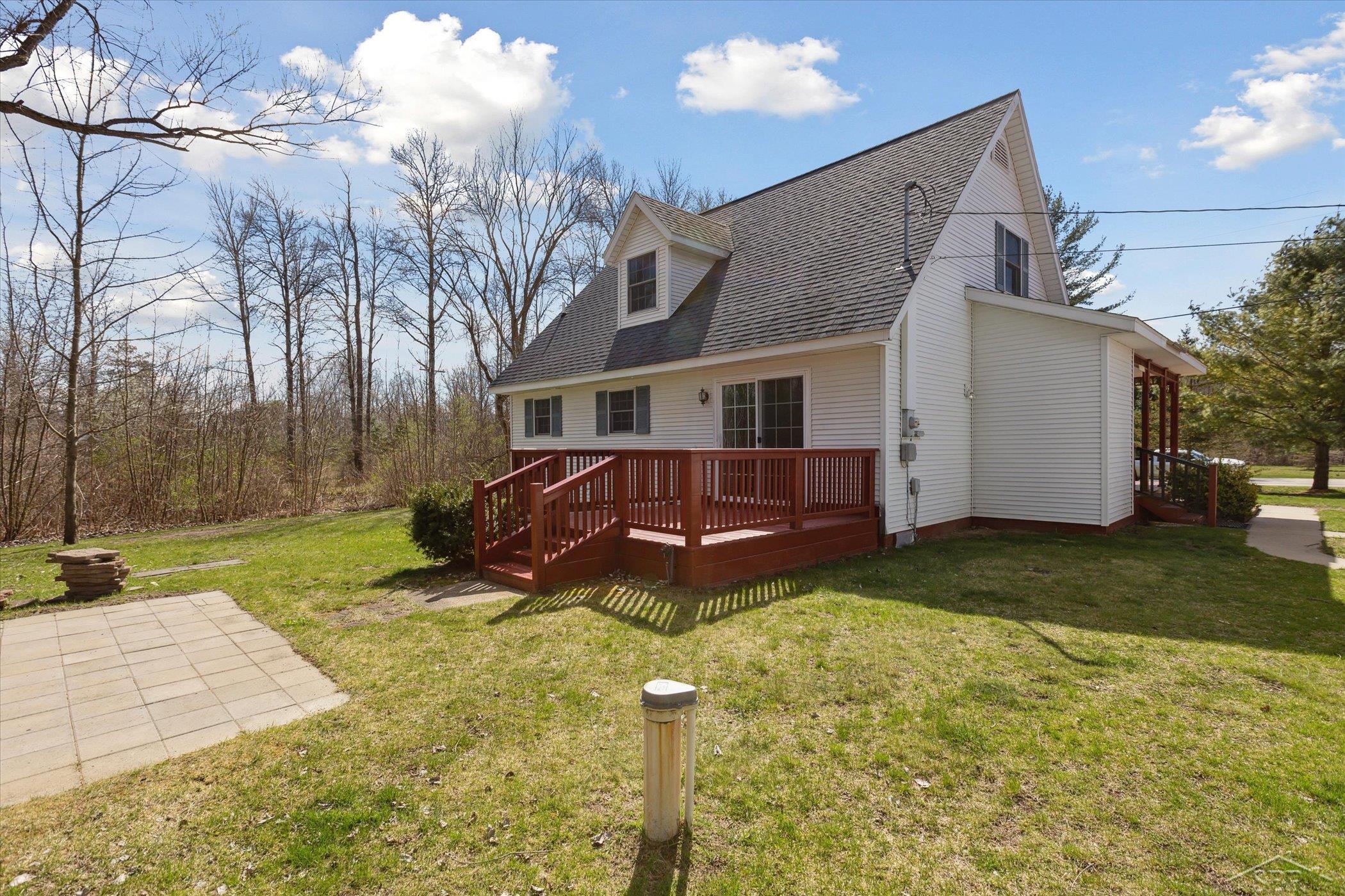 2283 River Road Beaverton, MI 48612 - Photo 5 of 34