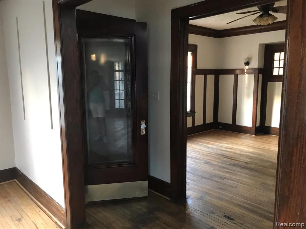 759 Webb Street Detroit, MI 48202 - Photo 2 of 14