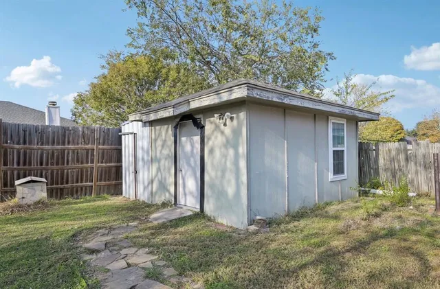 $320,000 | 7813 Creek Wood Drive, Rowlett, TX 75089