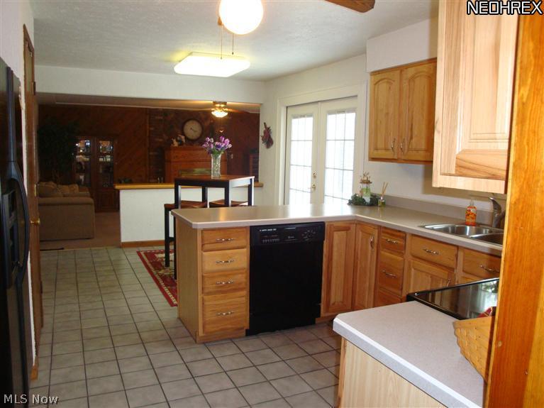 49960 Middle Ridge Road Amherst, OH 44001 - Photo 5 of 25