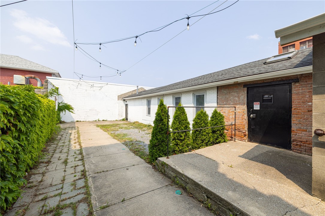 416 Central Avenue Rochester, NY 14605 - Photo 9 of 46