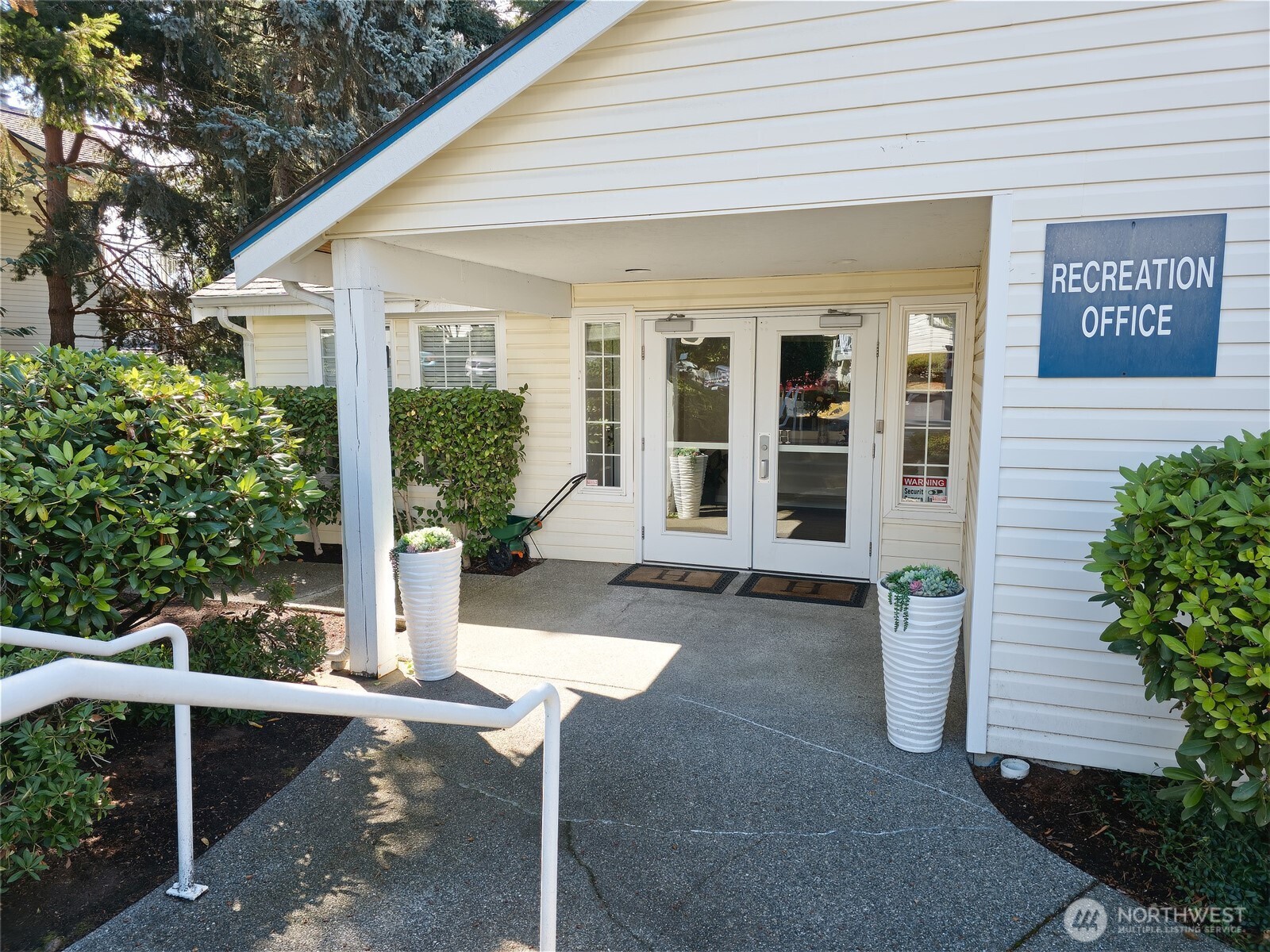 11002 Southeast Petrovitsky Road, Unit D302 Renton, WA 98055 - Photo 29 of 40 Gallery Image 29