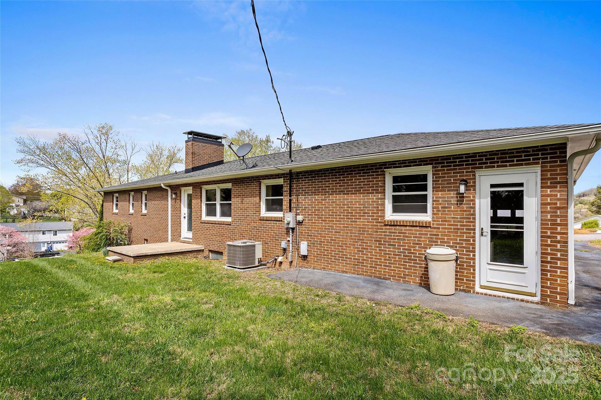 11 Allesarn Road Asheville, NC 28804 - Photo 45 of 48 Gallery Image 45