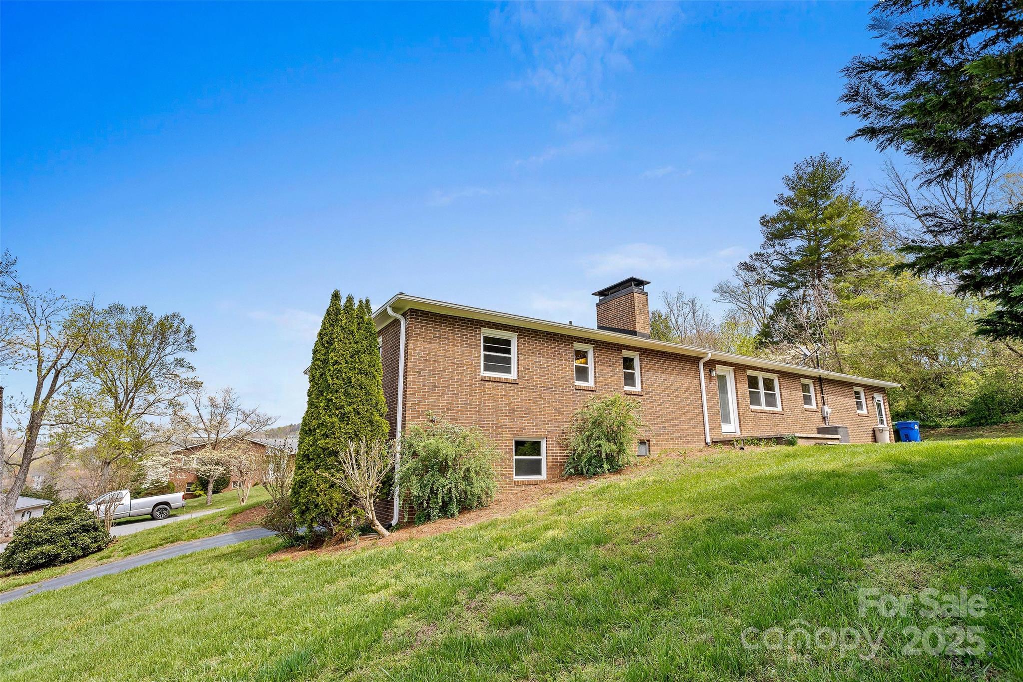 11 Allesarn Road Asheville, NC 28804 - Photo 46 of 48 Gallery Image 46