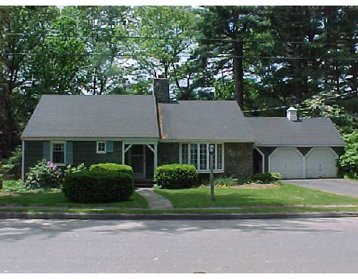 9 Richards Road Lynnfield, MA 01940 - Photo 1 of 1 Gallery Image 1