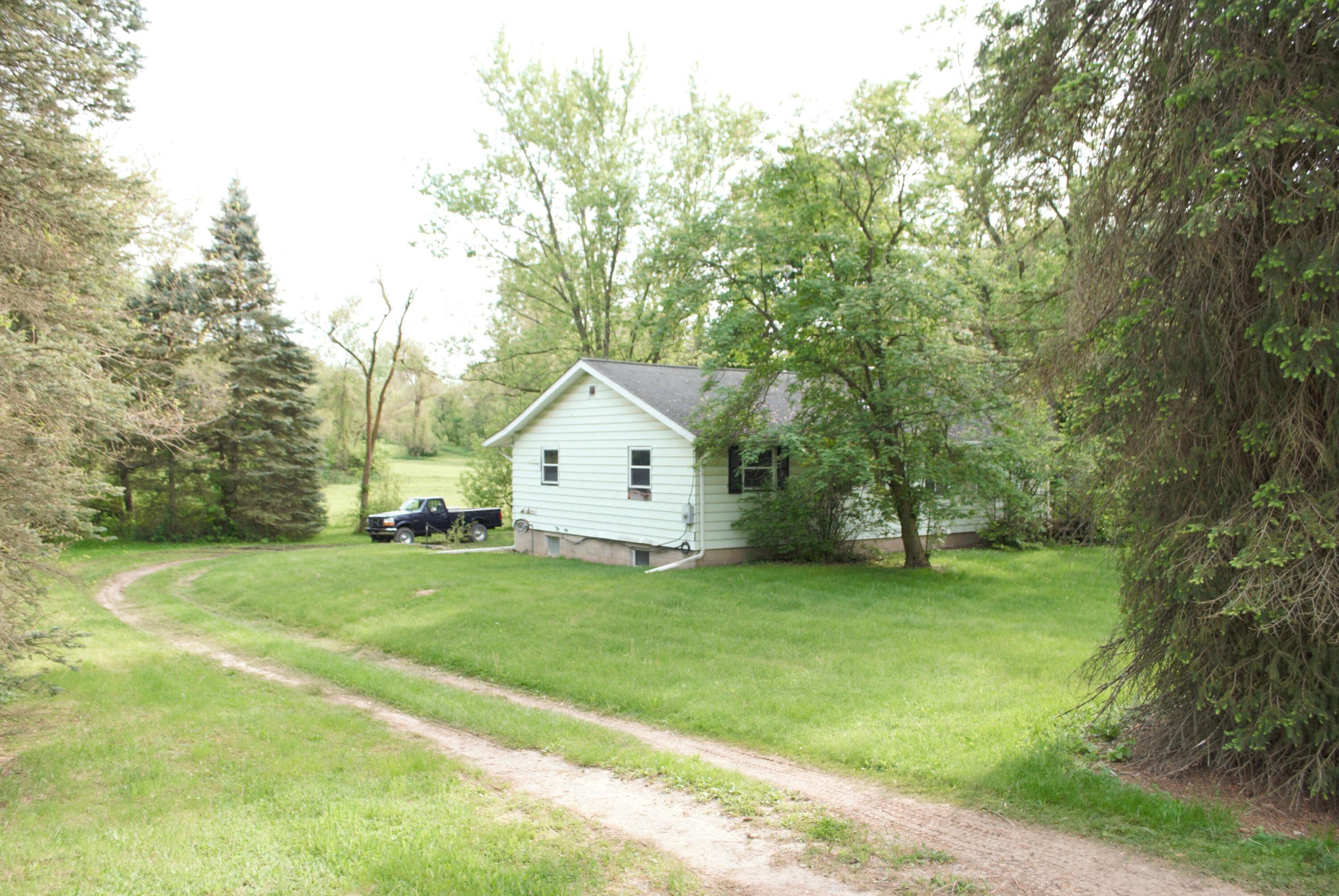11429 Hieber Road Manchester, MI 48158 - Photo 2 of 19 DSC_0460