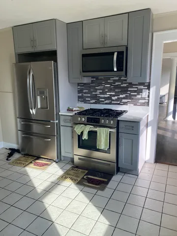 $2,500 | 452 Summit Street, Unit 2, Bridgeport, CT 06606