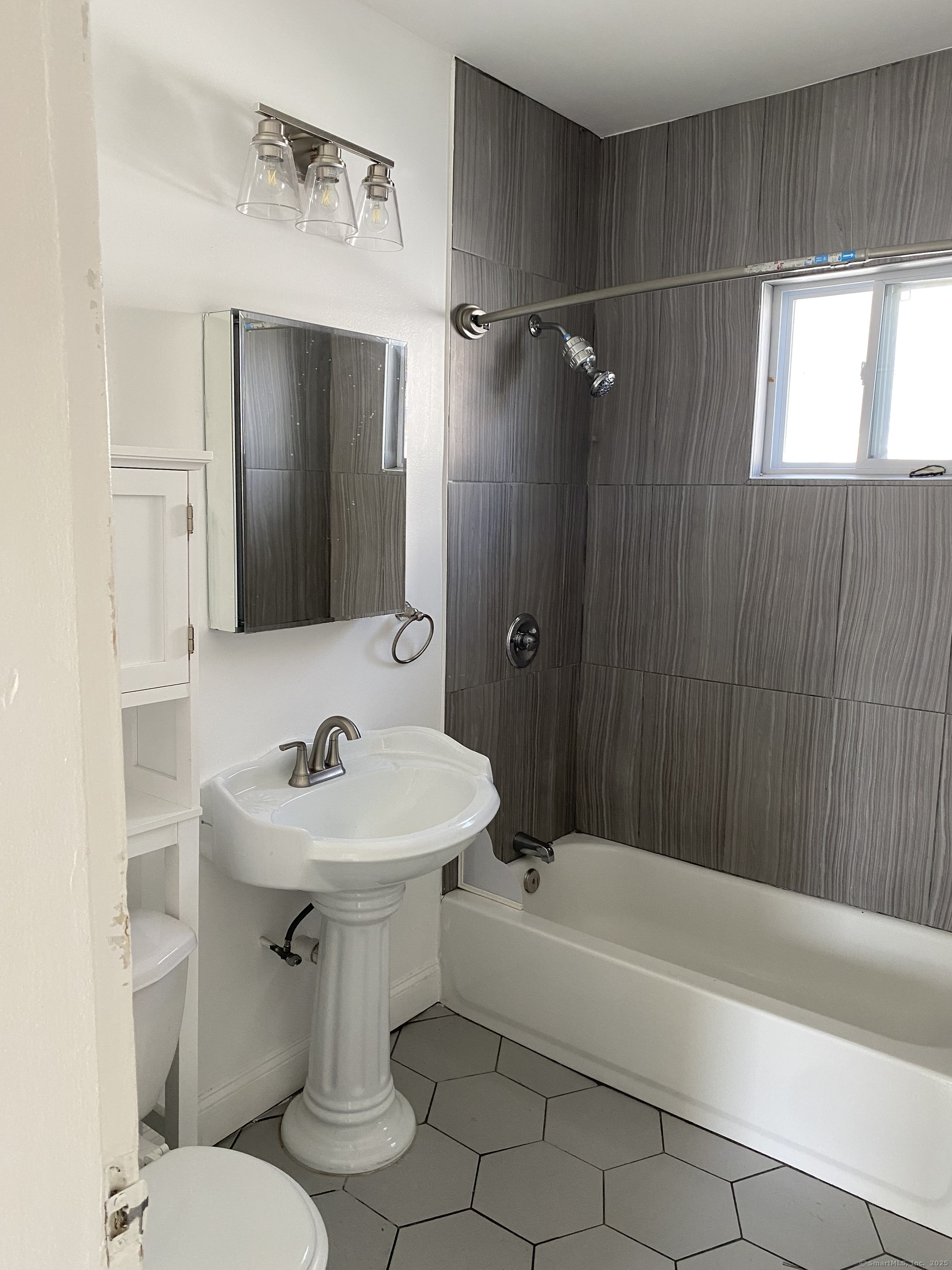 452 Summit Street, Unit 2 Bridgeport, CT 06606 - Photo 9 of 17