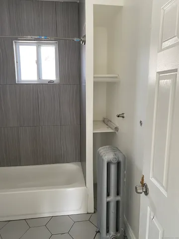 $2,500 | 452 Summit Street, Unit 2, Bridgeport, CT 06606