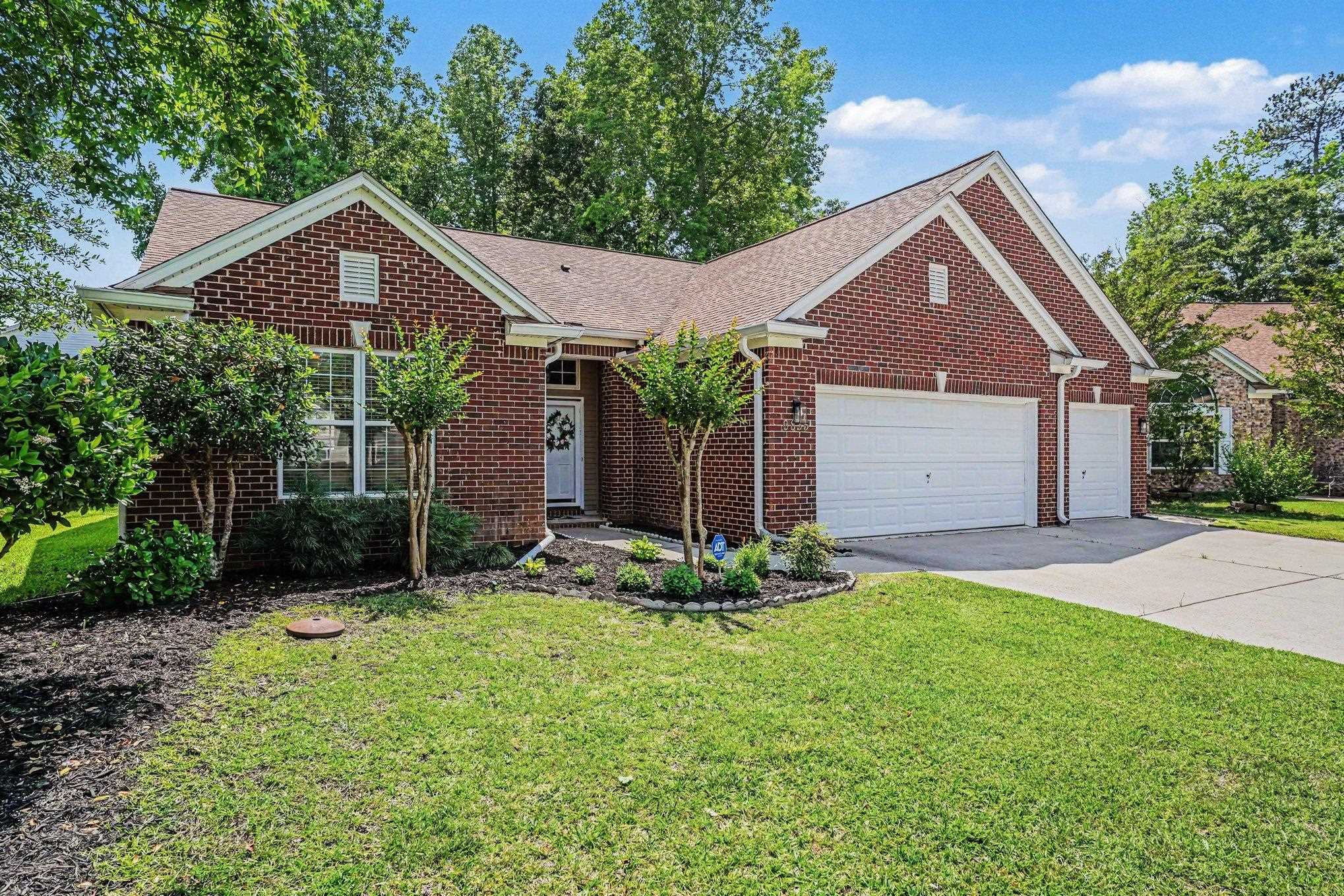 9835 Winchester Court Murrells Inlet, SC 29576 - Photo 3 of 41