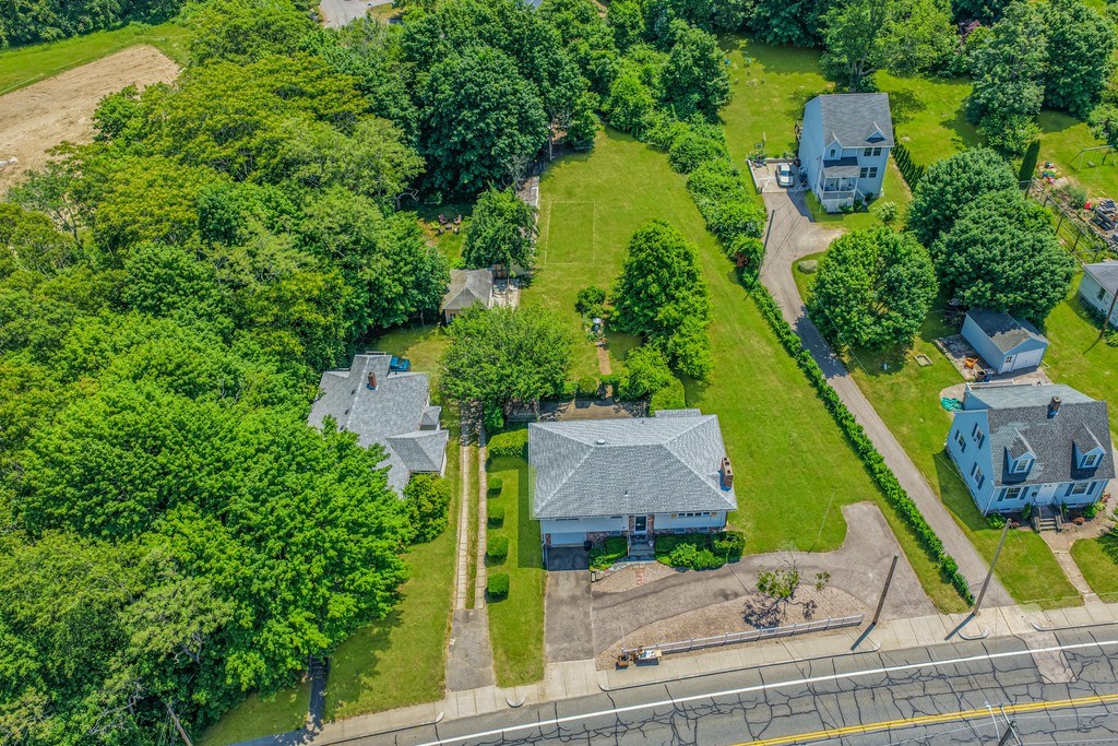 77 Tower Street Westerly, RI 02891 - Photo 6 of 27