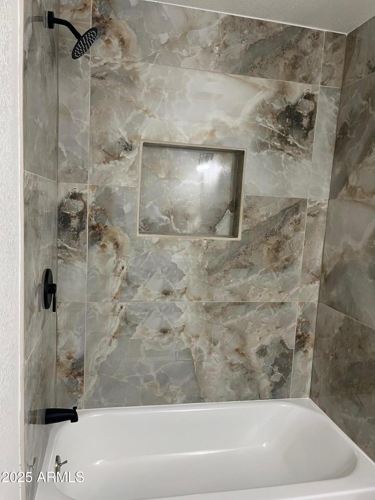 810 East 3rd Street Douglas, AZ 85607 - Photo 11 of 12 a bathroom with a bathtub