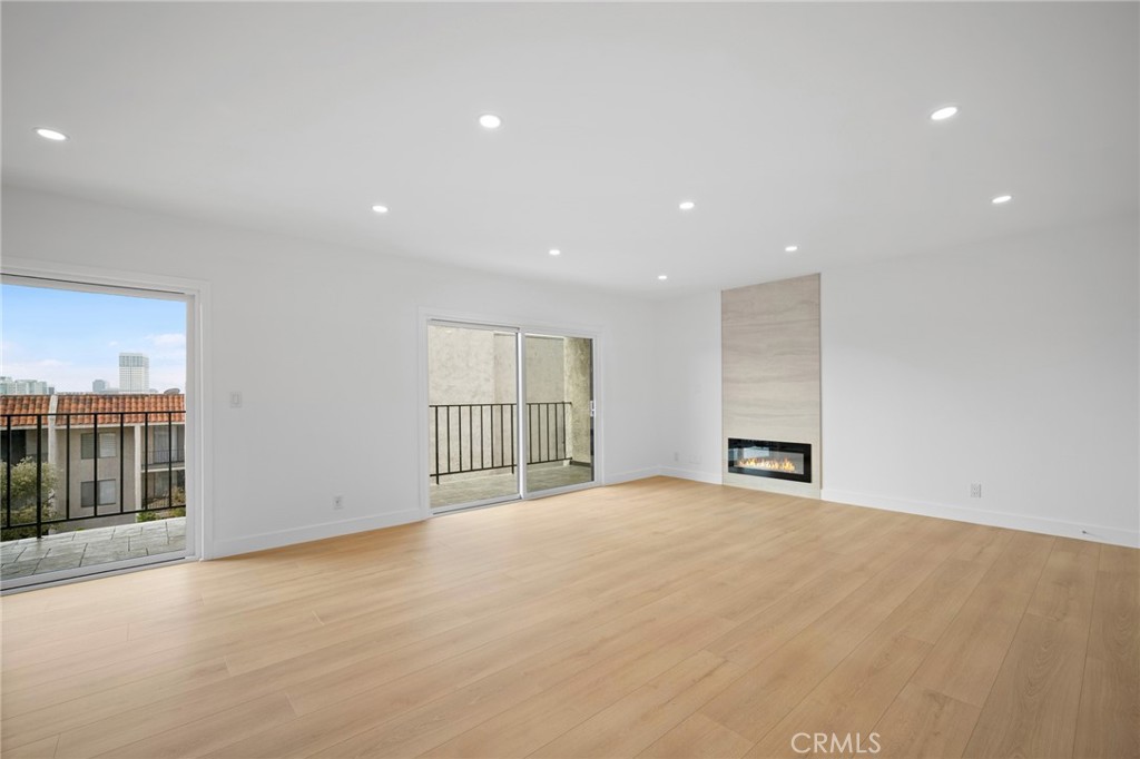 1401 Valley View Road, Unit 329 Glendale, CA 91202 - Photo 7 of 41 Gallery Image 7