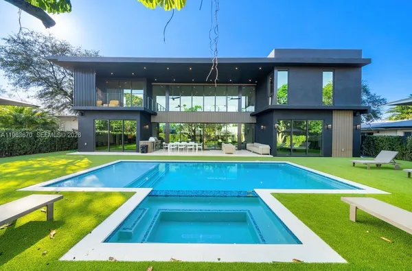 $5,400,000 | 19701 Northeast 21st Court, Miami, FL 33179