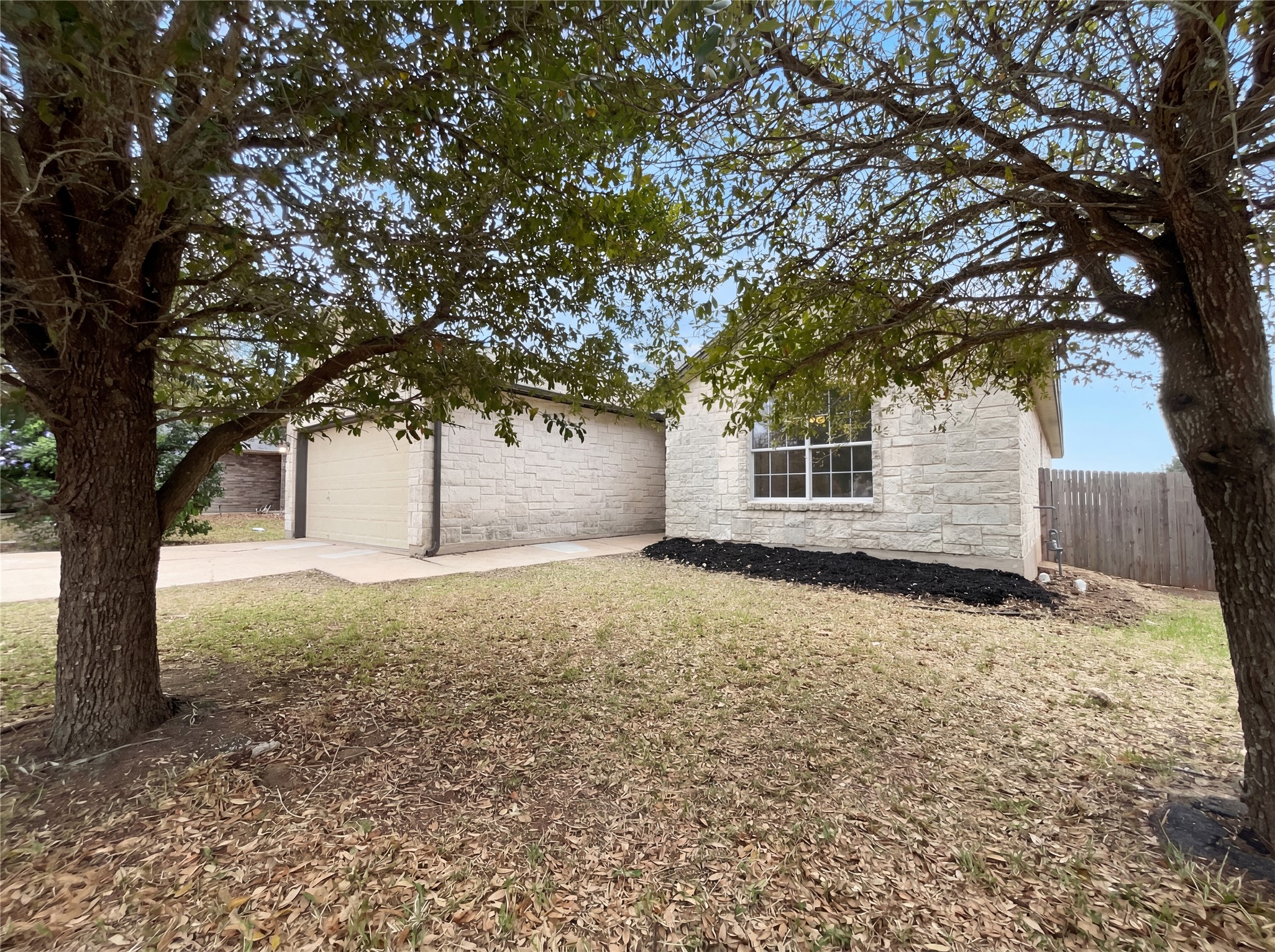 506 Gettysburg Loop Elgin, TX 78621 - Photo 9 of 39