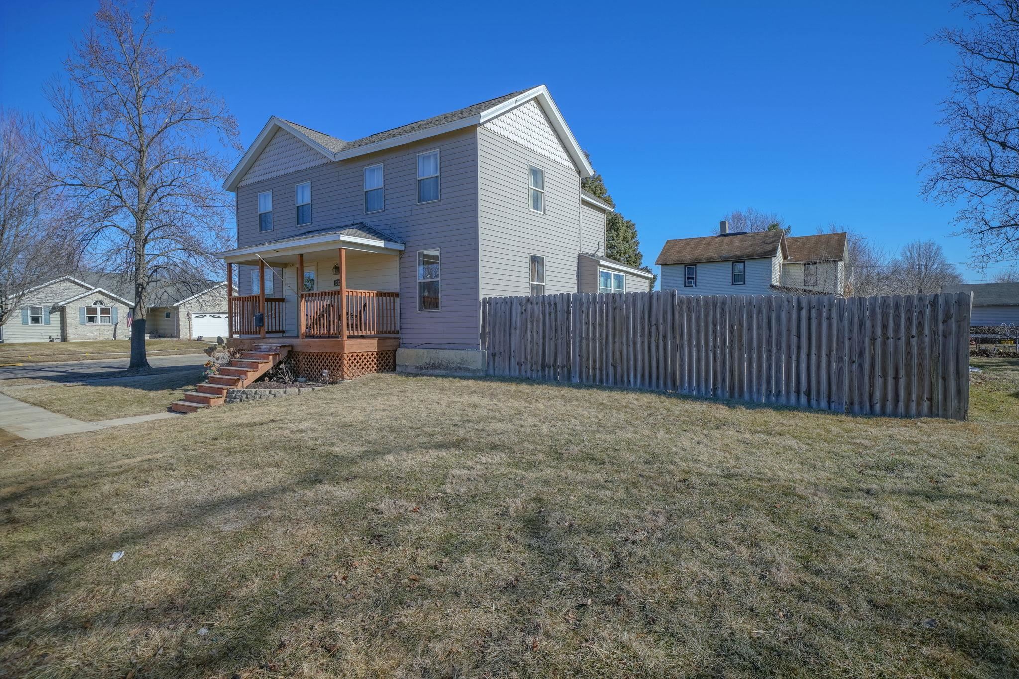 302 South Prairie Avenue Polo, IL 61064 - Photo 1 of 31