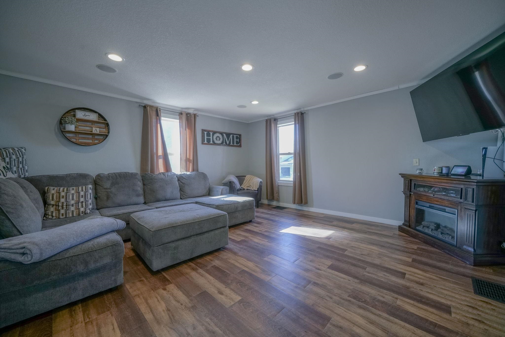 302 South Prairie Avenue Polo, IL 61064 - Photo 11 of 31