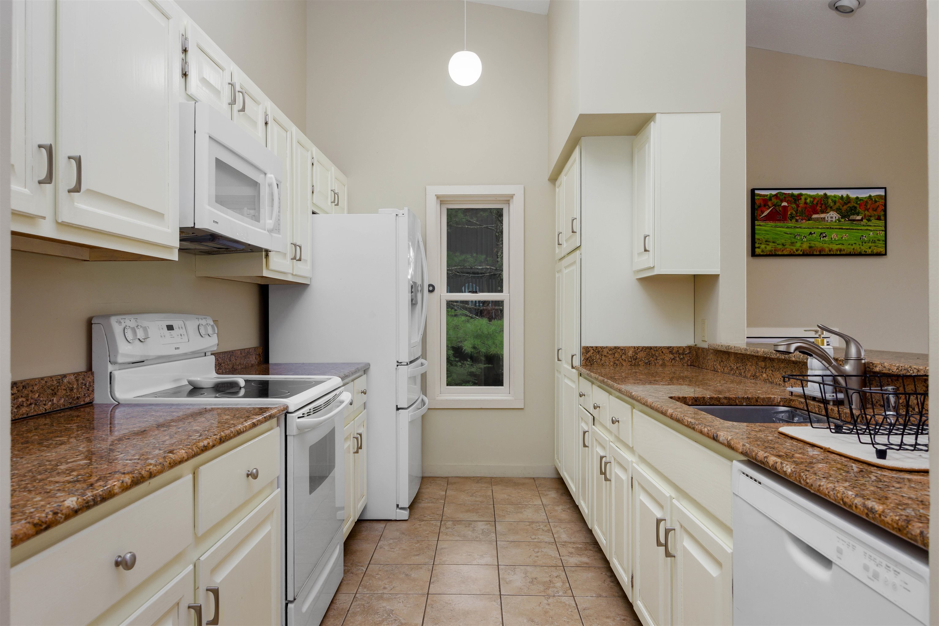 443 Alden Partridge Road, Unit 3D Hartford, VT 05059 - Photo 11 of 41 Gallery Image 11