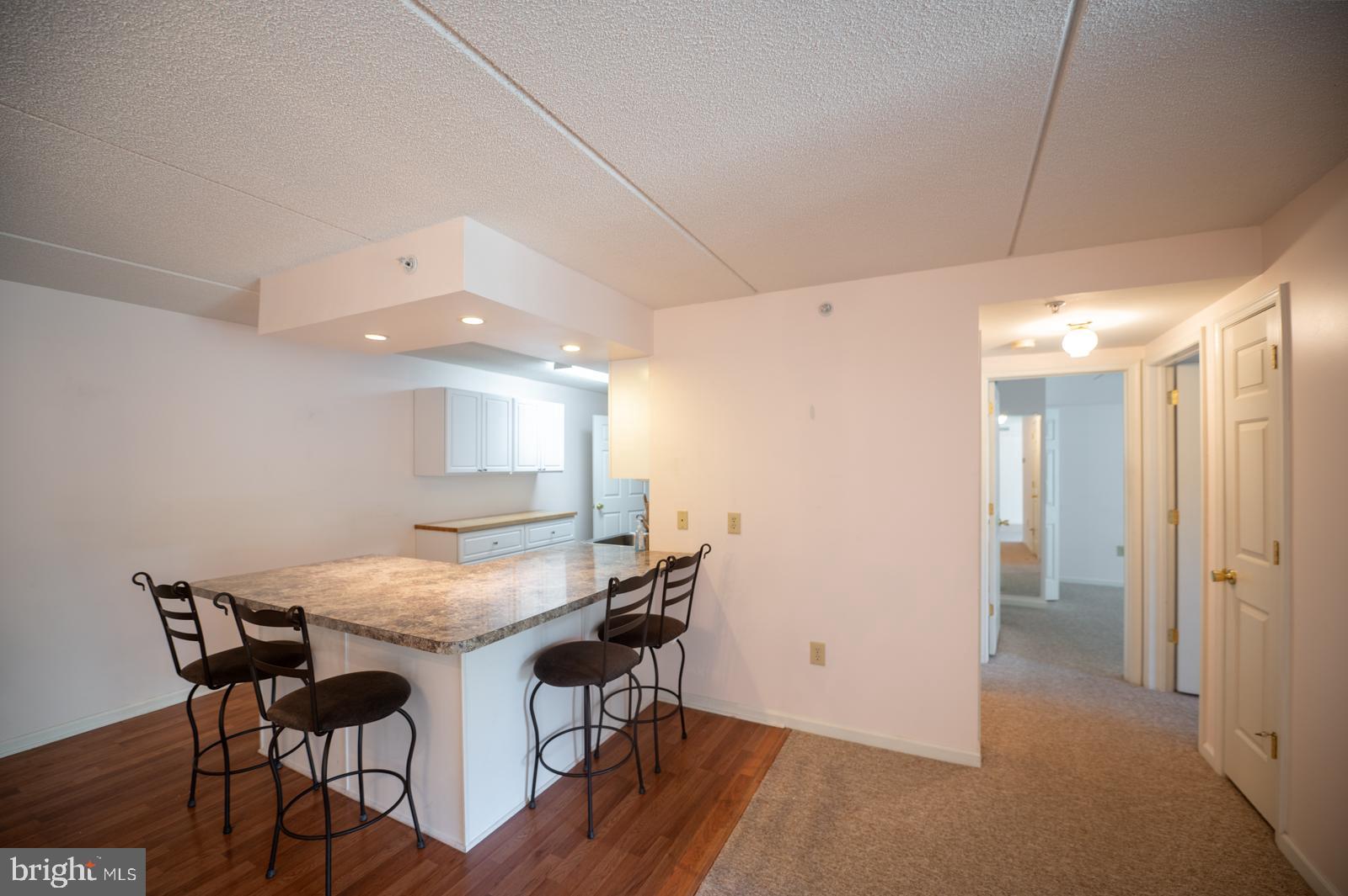 516 Brandon Road Norristown, PA 19403 - Photo 18 of 29 Island