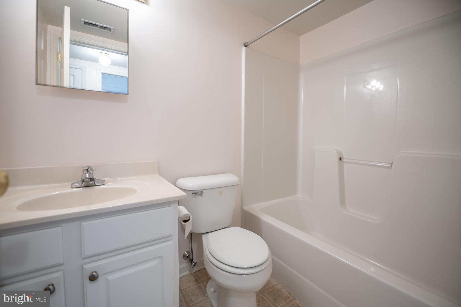 516 Brandon Road Norristown, PA 19403 - Photo 24 of 29 Hall Bathroom