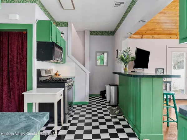 $425,000 | 29 Elizabeth Street, Saugerties, NY 12477