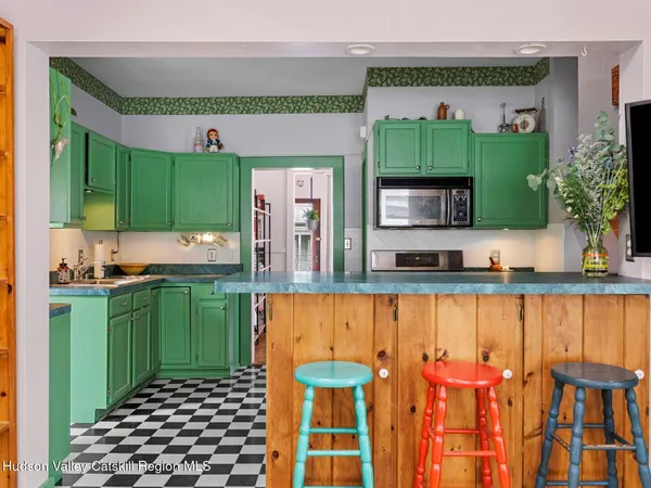 $425,000 | 29 Elizabeth Street, Saugerties, NY 12477